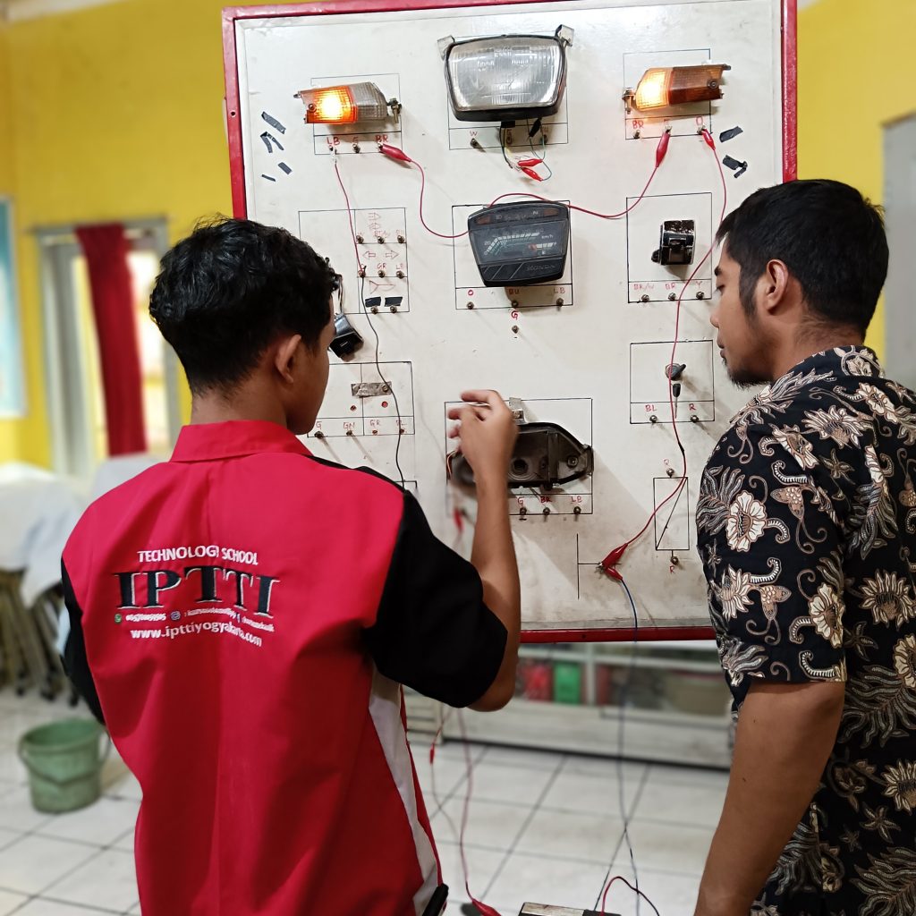 Kursus Kelistrikan Motor