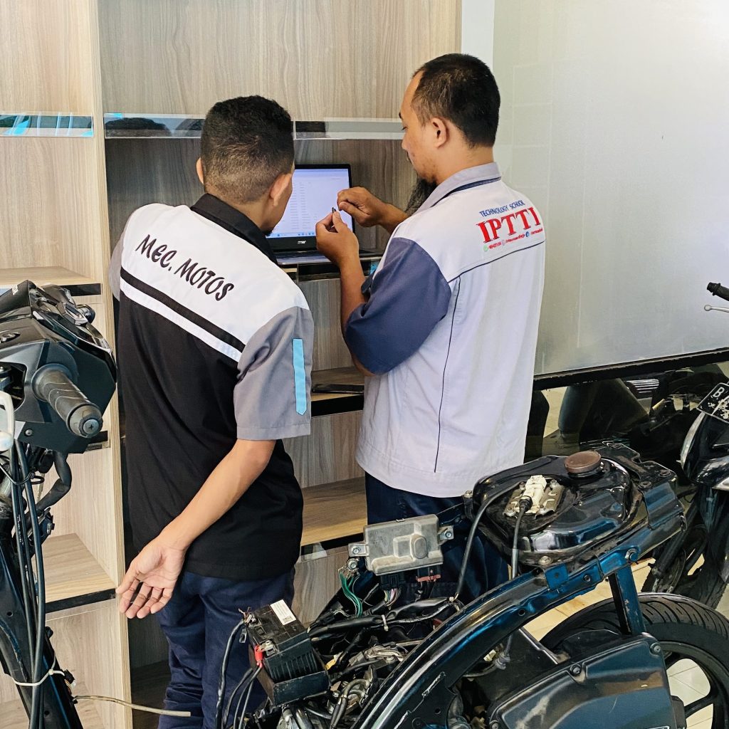 Kursus Mekanik Motor