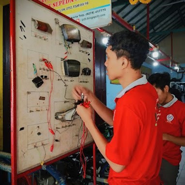 Oto 8