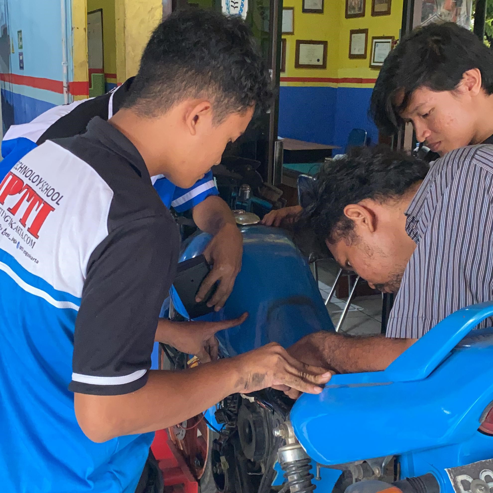 Kursus Mekanik Motor